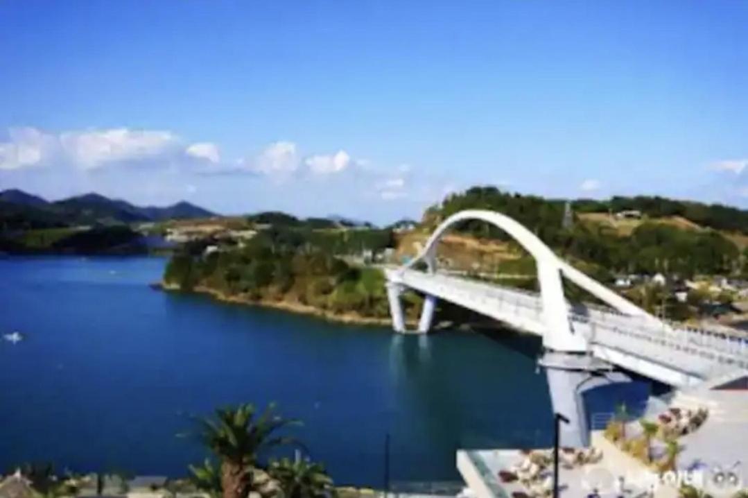 Lotte Castle Marina Aparthotel Yeosu Exterior photo